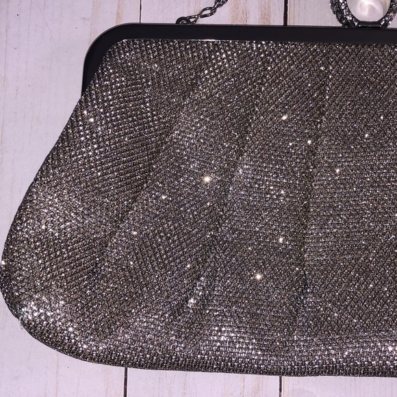Jessica McClintock silver shiny bag - Picture 3 of 11